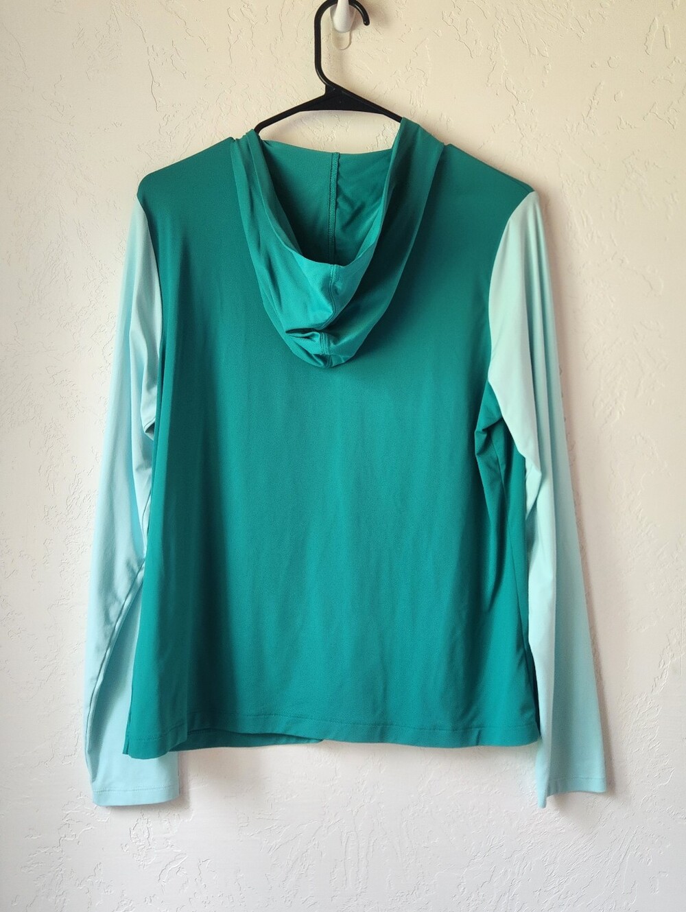 Lands' End Hooded Rash Guard - Picture 2 of 4